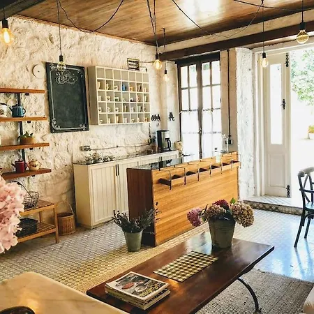 Original Stone House With Patio In The City Center * Αλακάτι