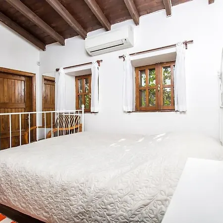 Original Stone House With Patio In The City Center Βίλα