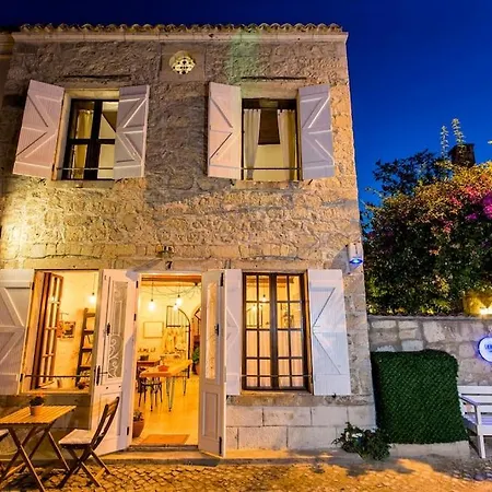 Original Stone House With Patio In The City Center ヴィラ アラカティ
