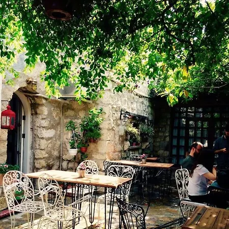 Original Stone House With Patio In The City Center * アラカティ