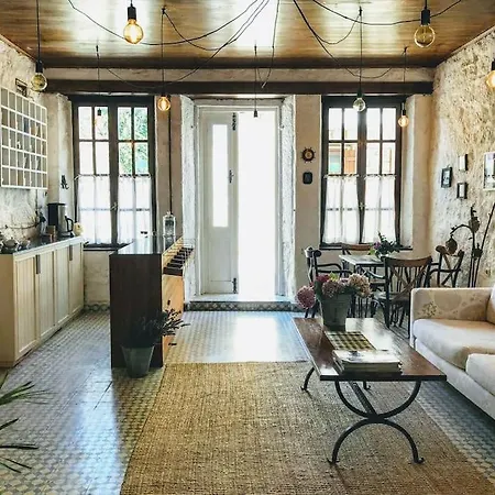 Vila Original Stone House With Patio In The City Center